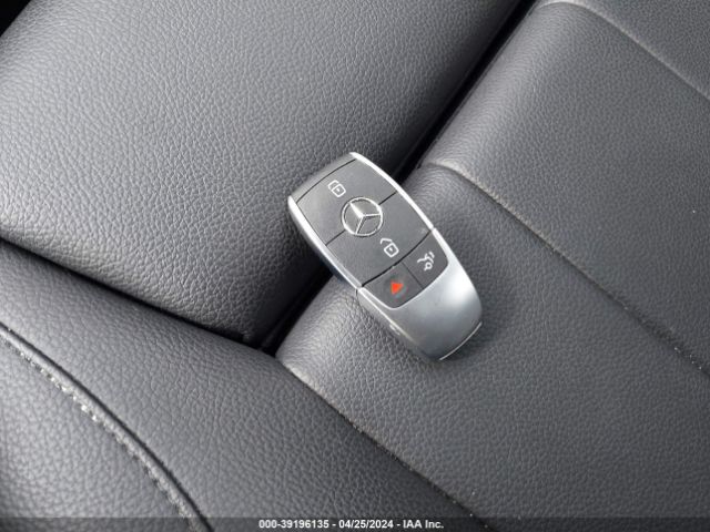 WDD3G4EB4KW028478 Mercedes-Benz A 220