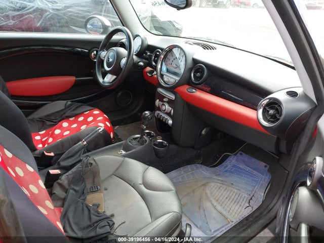 2010 MINI COOPER WMWMF3C51ATZ60966 Photo 4