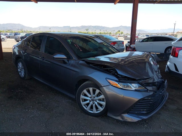 Toyota CAMRY LE 2018 4T1B11HK2JU636748 Image 1