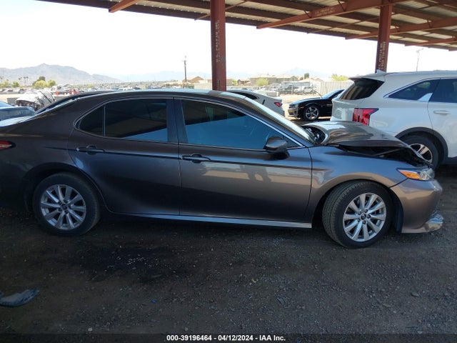 Toyota CAMRY LE 2018 4T1B11HK2JU636748 Image 13