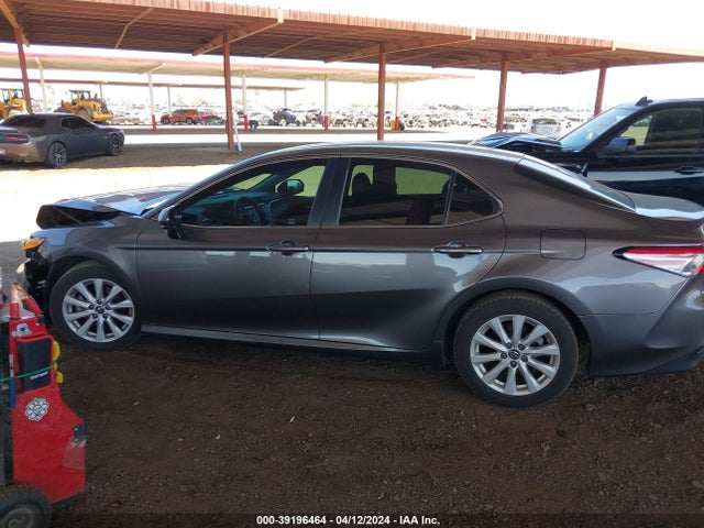 Toyota CAMRY LE 2018 4T1B11HK2JU636748 Image 14