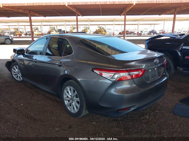 Toyota CAMRY LE 2018 4T1B11HK2JU636748 Image 3