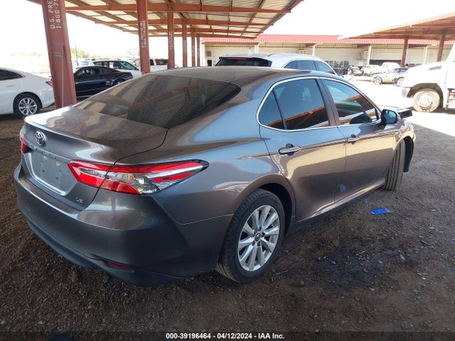 Toyota CAMRY LE 2018 4T1B11HK2JU636748 Image 4