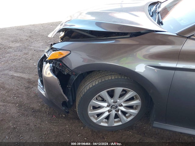 Toyota CAMRY LE 2018 4T1B11HK2JU636748 Image 6