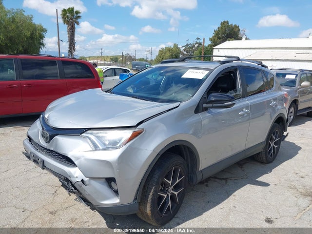 Toyota RAV4 SE 2018 2T3NFREV2JW491858 Image 2