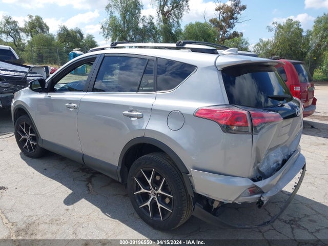 Toyota RAV4 SE 2018 2T3NFREV2JW491858 Image 3