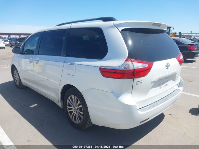 Toyota Sienna Xle 8 Passenger 2016 5TDYK3DC2GS702282 Image 3