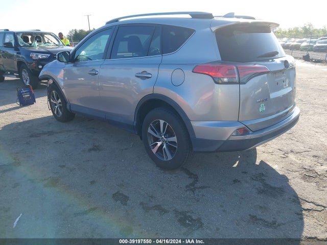 Toyota Rav4 Xle 2017 2T3WFREV9HW389312 Image 3