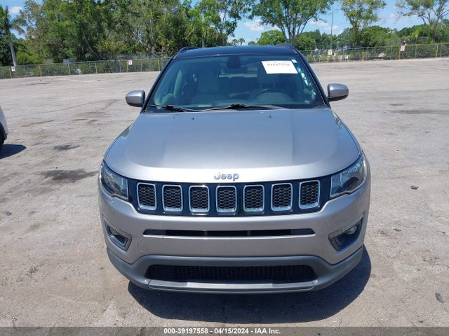 3C4NJCBB6JT122319 Jeep Compass Latitude Fwd