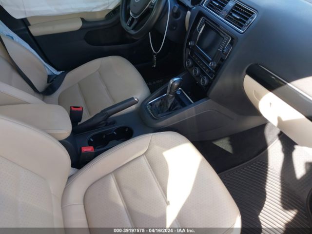 3VWL17AJ3HM382881 Volkswagen Jetta 1.8t Sel/1.8t Sel Premium
