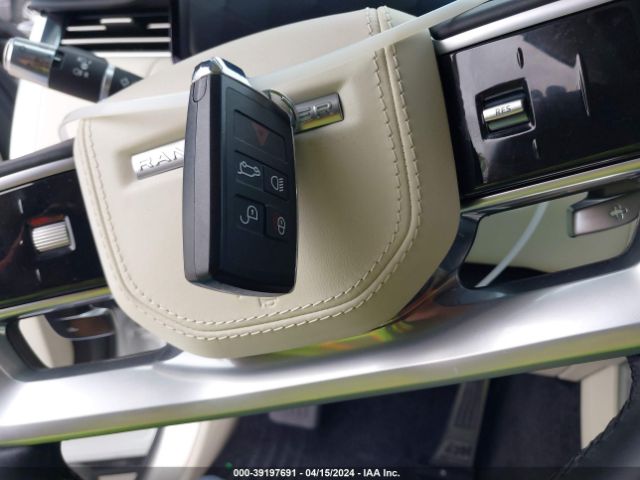 SALKPBE79NA002801 Land Rover New Range Rover P530 Se