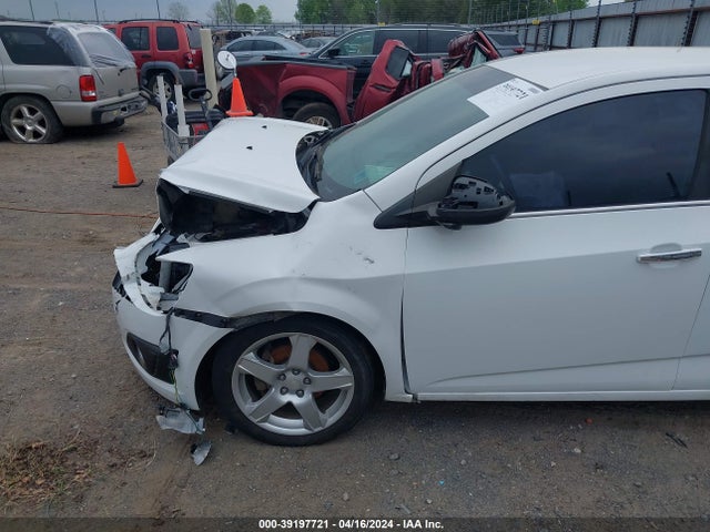 Chevrolet Sonic Ltz Auto 2015 1G1JE6SB8F4189353 Image 13