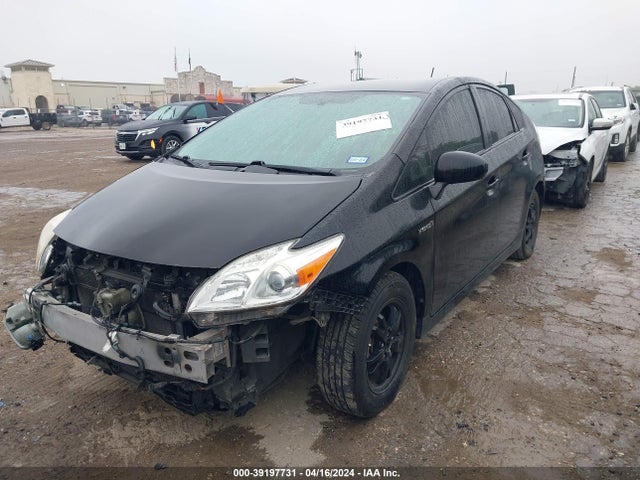Toyota Prius Two 2014 JTDKN3DUXE1742559 Image 2