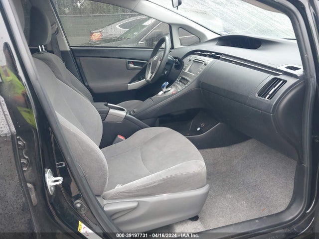 Toyota Prius Two 2014 JTDKN3DUXE1742559 Image 5