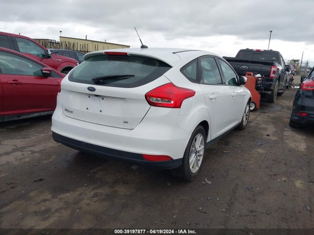 Ford FOCUS SE 2017 1FADP3K20HL216654 Image 4