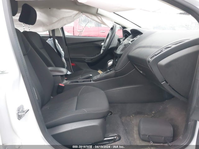 Ford FOCUS SE 2017 1FADP3K20HL216654 Image 5