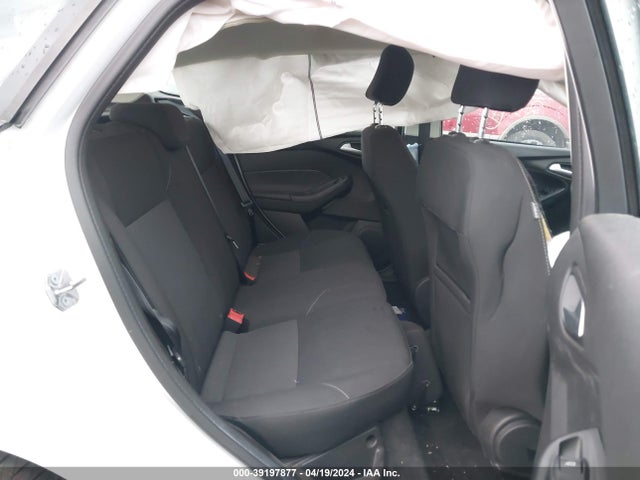 Ford FOCUS SE 2017 1FADP3K20HL216654 Image 8