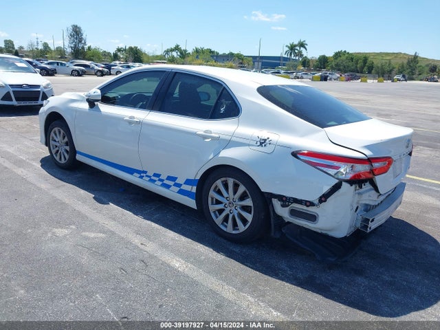 Toyota CAMRY LE 2018 JTNB11HK0J3015272 Image 3