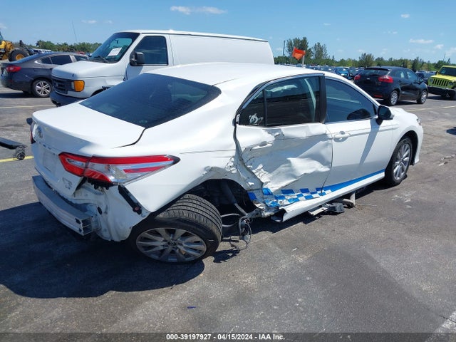 Toyota CAMRY LE 2018 JTNB11HK0J3015272 Image 4