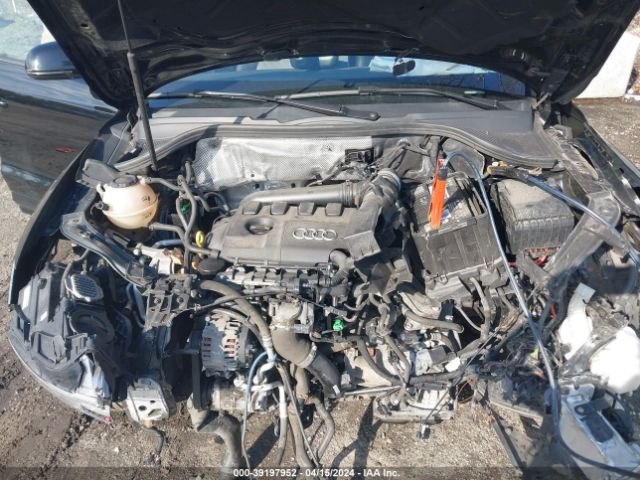 WA1ECCFSXJR018908 Audi Q3 2.0t Premium/2.0t Sport Premium