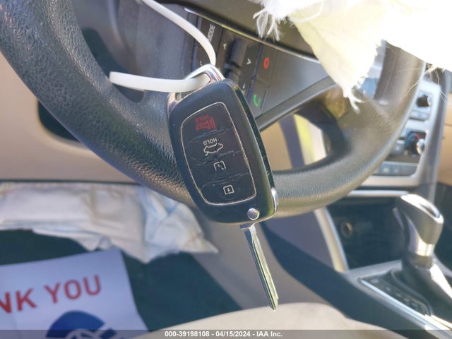 Hyundai SONATA SE 2017 5NPE24AF3HH552424 Image 11