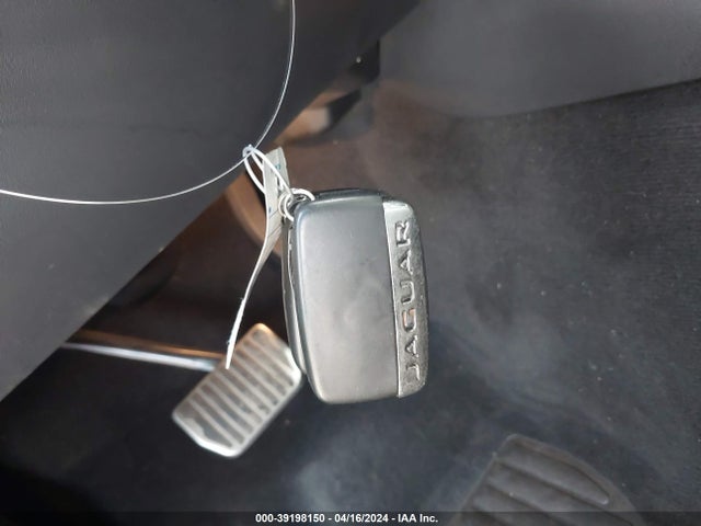 2018 JAGUAR F-PACE SADCL2FX8JA255516 Photo 10