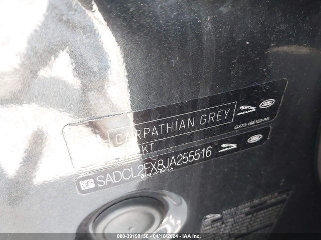 2018 JAGUAR F-PACE SADCL2FX8JA255516 Photo 8