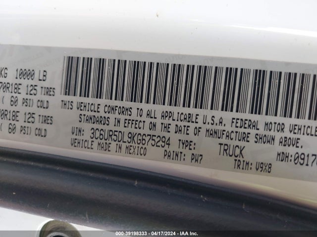 3C6UR5DL9KG675294 RAM 2500 Big Horn  4x4 6'4 Box