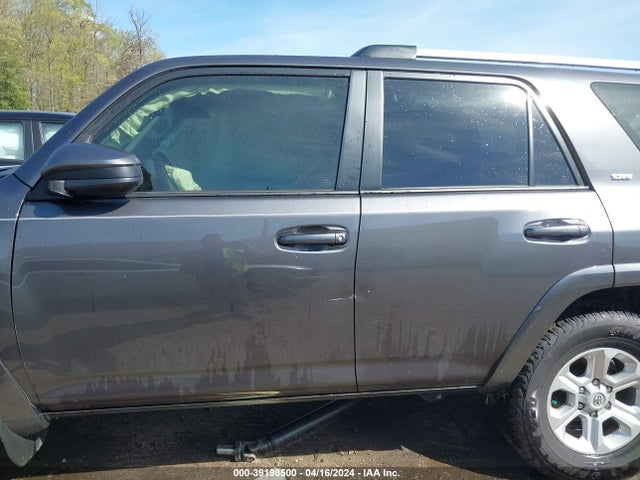 Toyota 4RUNNER SR5 2022 JTEEU5JR8N5277232 Image 14