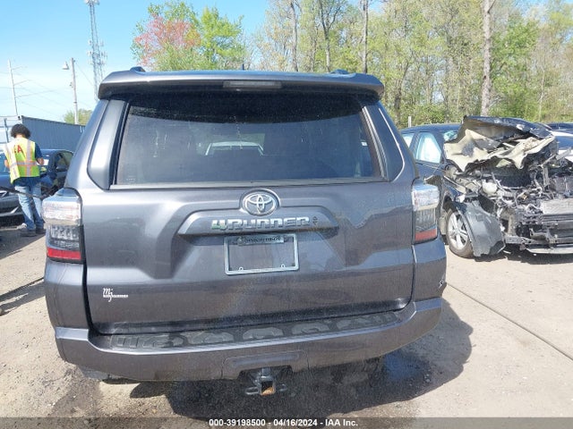 Toyota 4RUNNER SR5 2022 JTEEU5JR8N5277232 Image 16