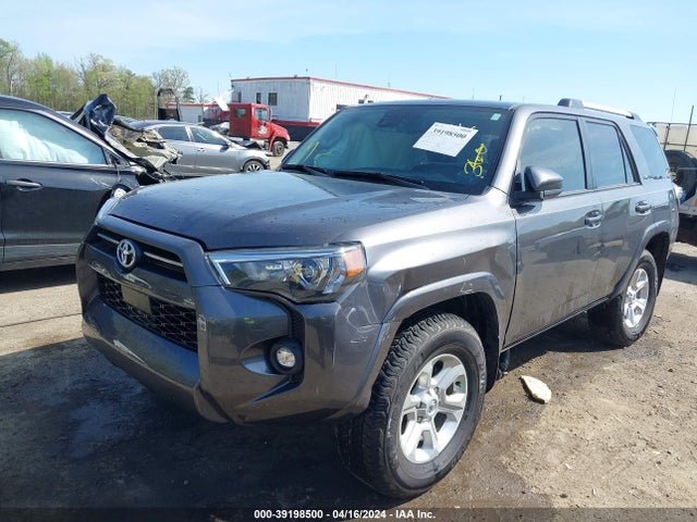 Toyota 4RUNNER SR5 2022 JTEEU5JR8N5277232 Image 2