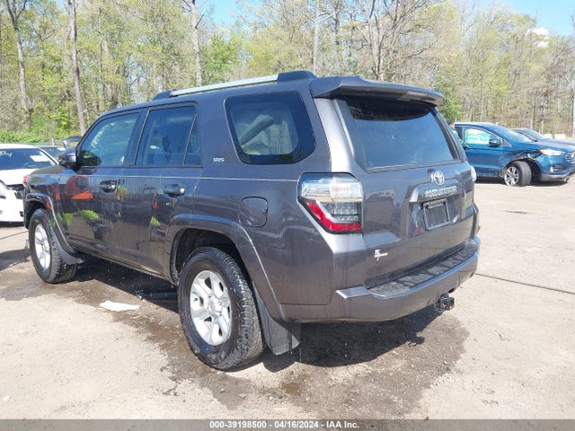 Toyota 4RUNNER SR5 2022 JTEEU5JR8N5277232 Image 3