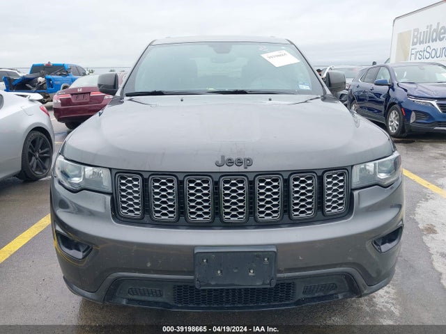 1C4RJEAG8JC111778 Jeep Grand Cherokee Altitude 4x2