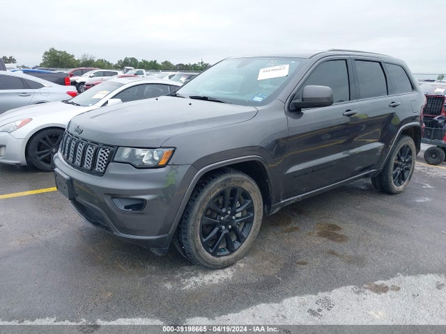 1C4RJEAG8JC111778 Jeep Grand Cherokee Altitude 4x2
