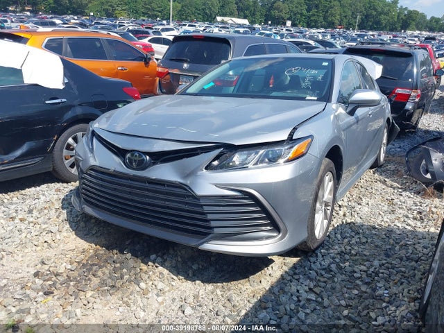 Toyota CAMRY LE 2022 4T1C11AK8NU703082 Image 2