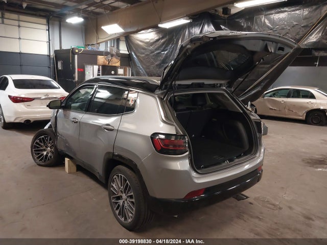 3C4NJDCB2NT202937 Jeep Compass Limited 4x4