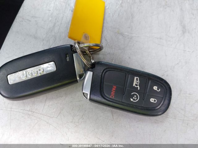 1C4PJMDX5KD268726 Jeep Cherokee Limited 4x4