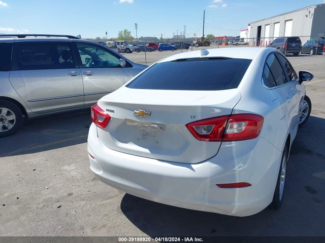 Chevrolet Cruze Lt Auto 2018 1G1BE5SM7J7106566 Image 17