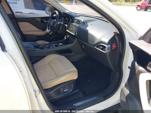 2019 JAGUAR F-PACE SADCS2FX4KA390397 Photo 4