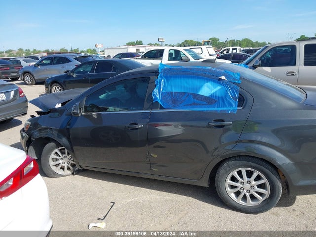 Chevrolet Sonic Lt Auto 2018 1G1JD5SHXJ4103812 Image 13