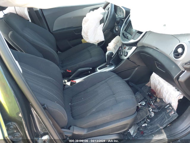 Chevrolet Sonic Lt Auto 2018 1G1JD5SHXJ4103812 Image 5