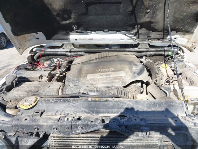 1C4BJWEG9JL900216 Jeep Wrangler Jk Unlimited Sahara