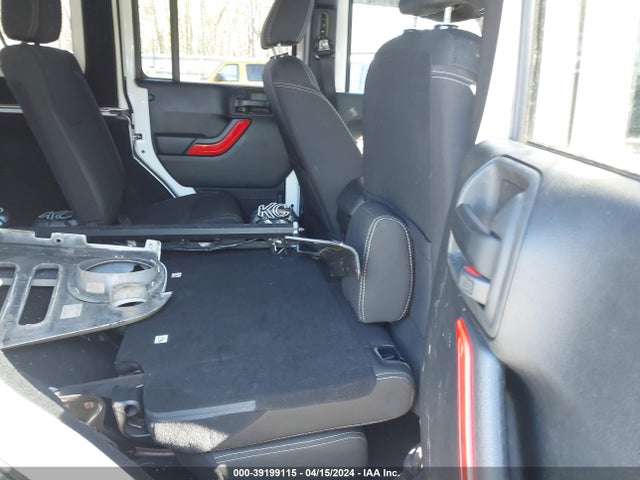 1C4BJWEG9JL900216 Jeep Wrangler Jk Unlimited Sahara