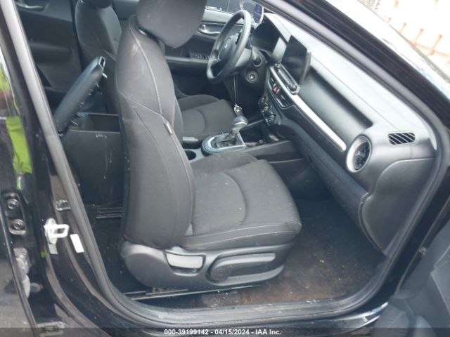 3KPF24AD3ME338986 KIA FORTE FE