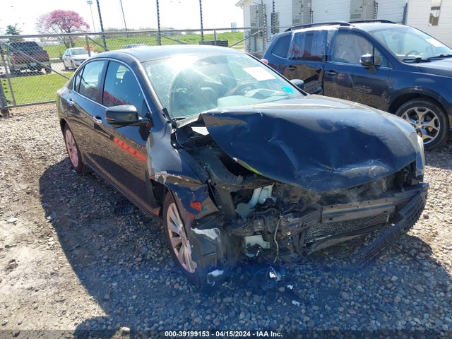 2015 1HGCR2F82FA238769 main image