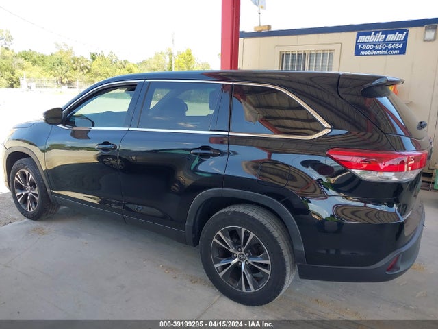 Toyota Highlander Le 2019 5TDZARFHXKS051740 Image 14
