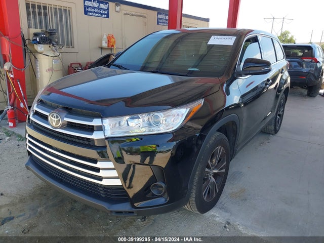Toyota Highlander Le 2019 5TDZARFHXKS051740 Image 2