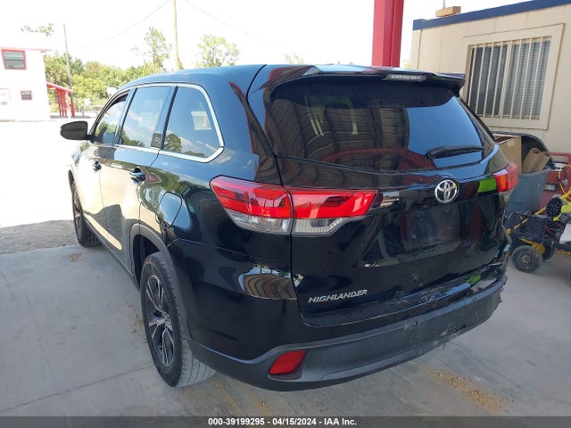 Toyota Highlander Le 2019 5TDZARFHXKS051740 Image 3