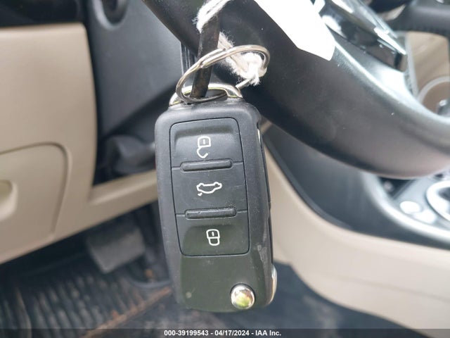 3VWJD7AT9JM712397 Volkswagen Beetle 2.0t Se