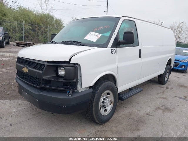 Chevrolet Express 2500 Work Van 2016 1GCWGBFG9G1313204 Image 2